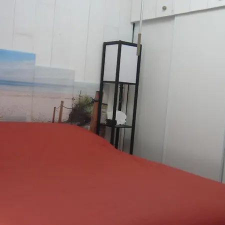 Maisonnette Au Bord De L'etang Port 別荘 *